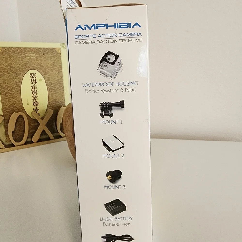 Amphibia Camera